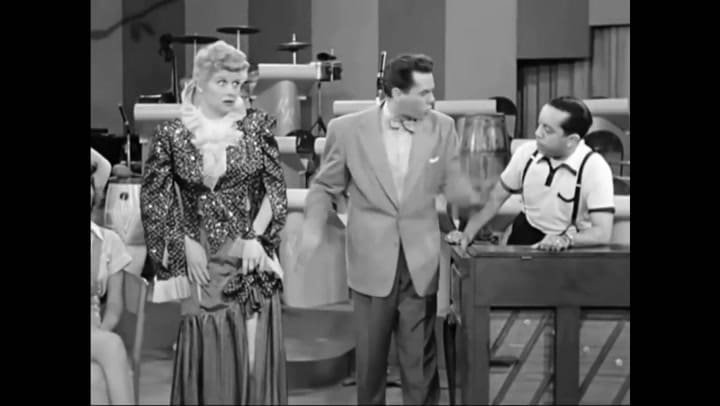 Yo quiero a Lucy: Ricky y Lucy hablando en inglés y español