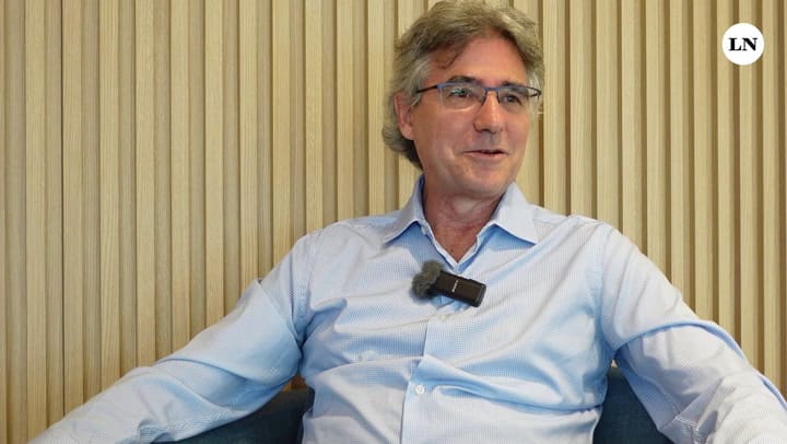 Los riesgos de la apertura económica argentina que impulsa Milei, según Roy Hora