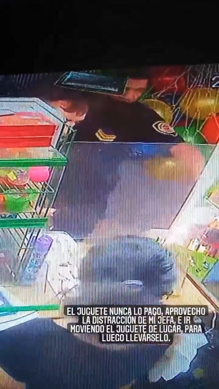 Detuvieron a un policía que robó un muñeco de Dragon Ball de un quiosco en Córdoba
