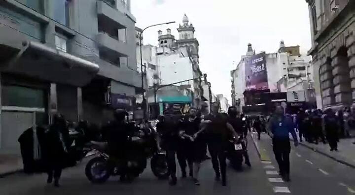 Detienen a Juan Grabois en una protesta en el microcentro porteño