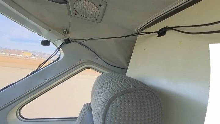 El interior de la cabina vacía durante el vuelo, en 360 grados