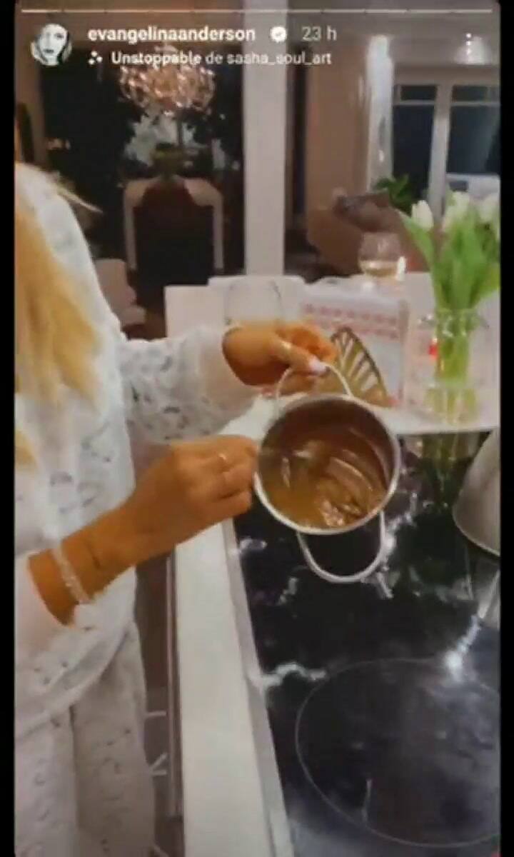 Evangelina Anderson mostró el paso a paso de un particular “postre fit” con sal de lavanda