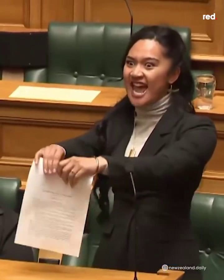 Los miembros maoríes del parlamento de Nueva Zelanda interrumpieron la sesión