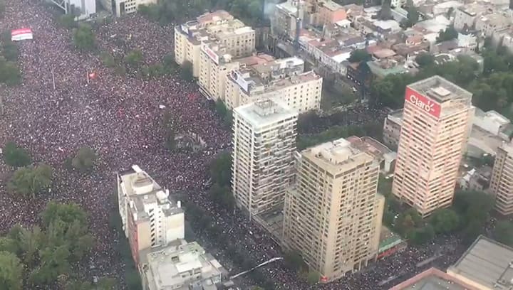 La concentración de gente en Plaza Italia, Chile