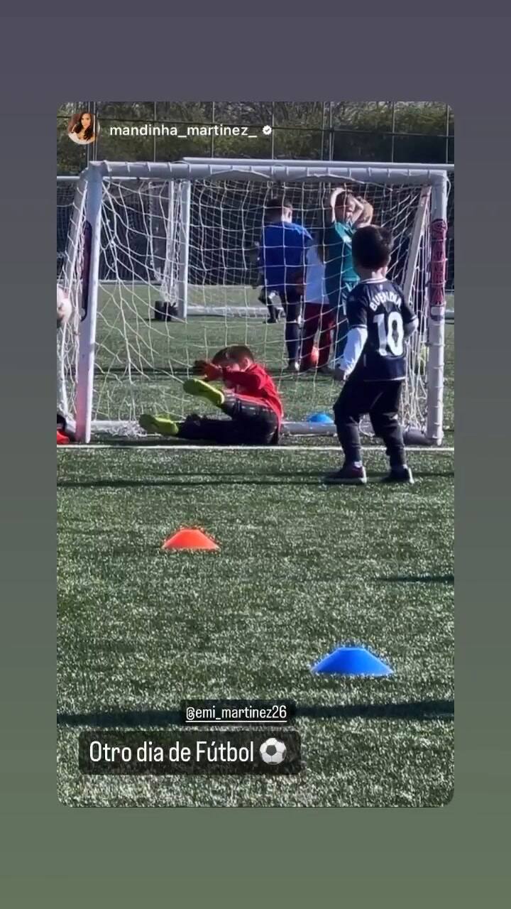 El hijo de Dibu Martínez y una atajada al estilo de su papá que deslumbró a todos en las redes