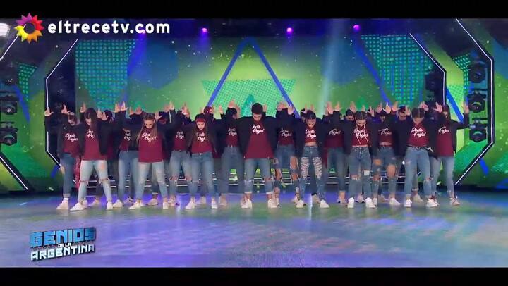 Docta Dance hizo una exhibición de destreza y coordinación en las semifinales de Genios. Fuente: YT