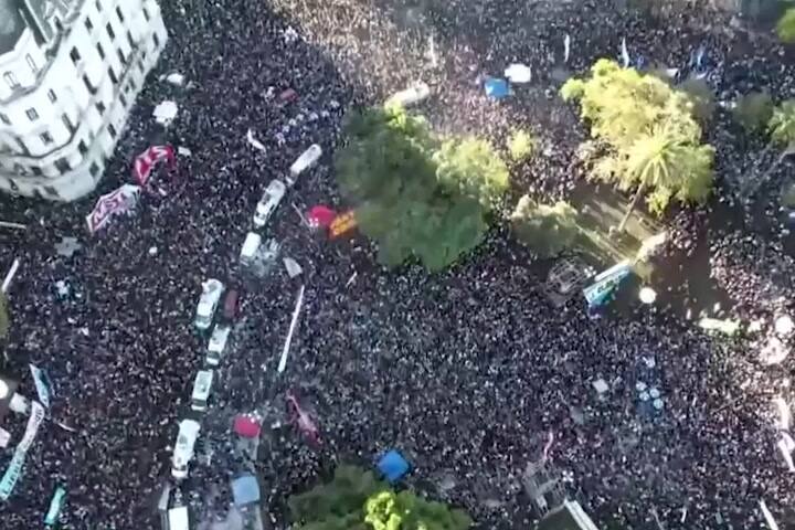 Marcha universitaria frente a Casa Rosada