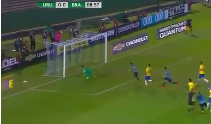 El gol de Cavani, de penal