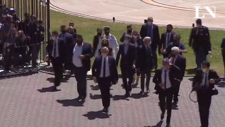 Alberto Fernández llega a Casa Rosada para despedir a Diego Maradona