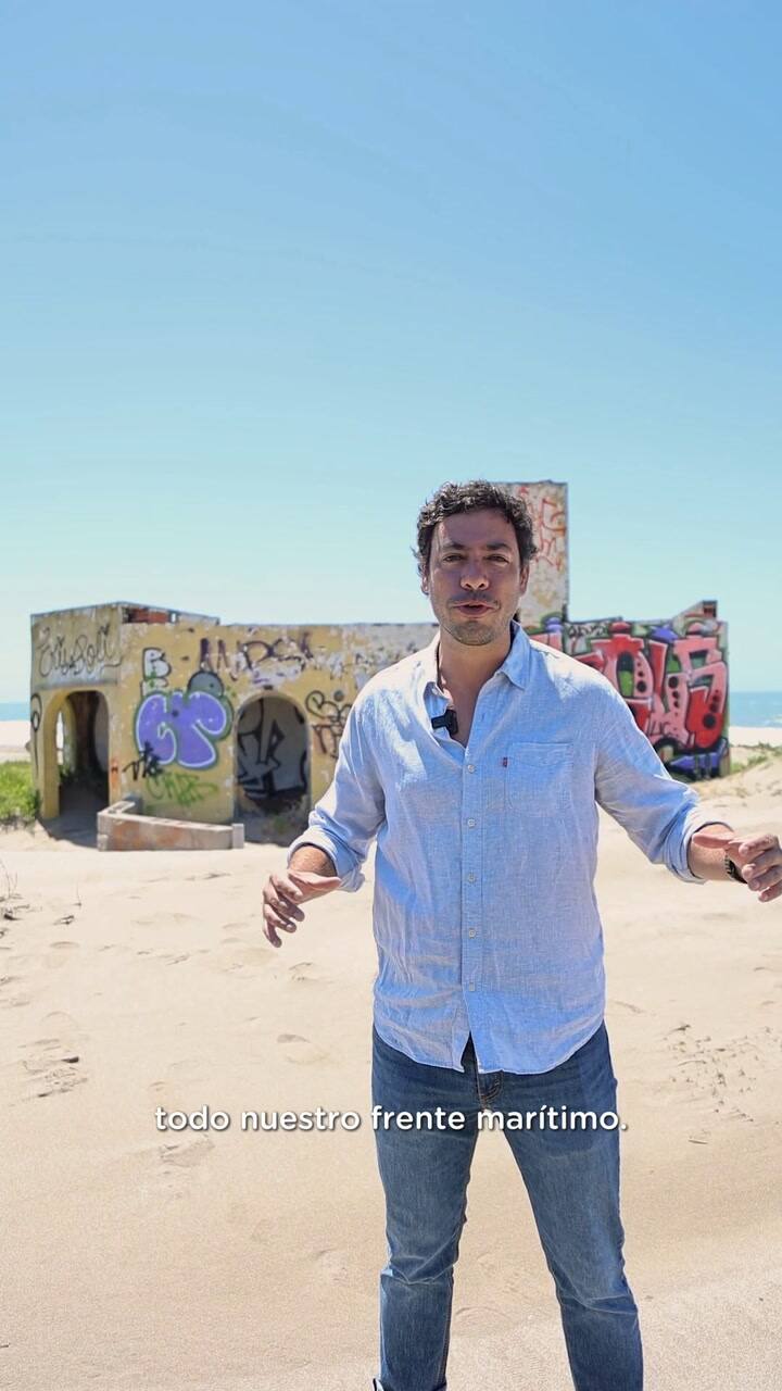 Demolición de un viejo balneario en Pinamar