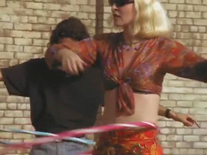 Shakira 'Ciega sordomuda' - Fuente: YouTube