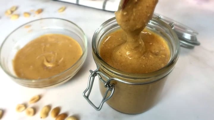 Cómo preparar una pasta de maní casera