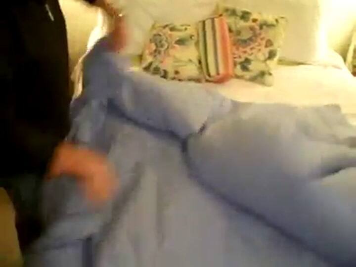 Cómo doblar una sábana ajustable - Fuente: YouTube