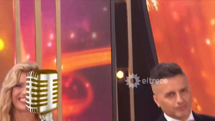 Cantando 2020. Rocío Quiroz y Rodrigo Tapari cantaron 'Entra en mi vida' en la semifinal