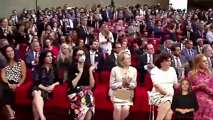 Lula se emociona durante su discurso