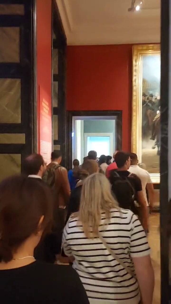 Así evacuaron el Palacio de Versalles