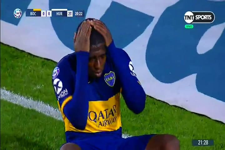Hurtado falló un gol increíble