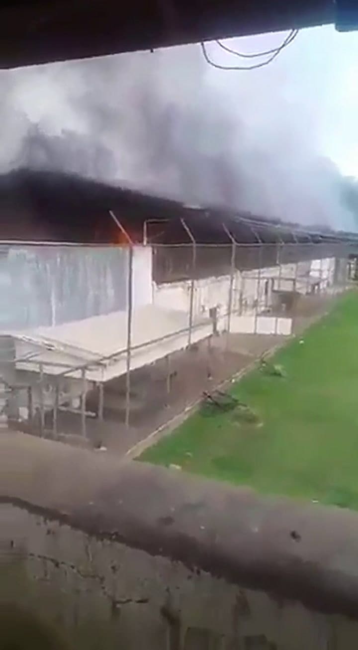 Brasil: al menos 52 muertos en un motín carcelario - Fuente: Twitter