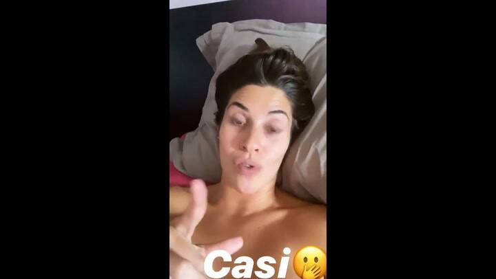 Ivana Nadal dando consejos desnuda