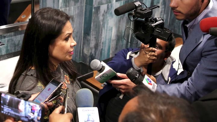 El cruce de la ministra de Comunicación de Bolivia con Ernesto Tenembaun