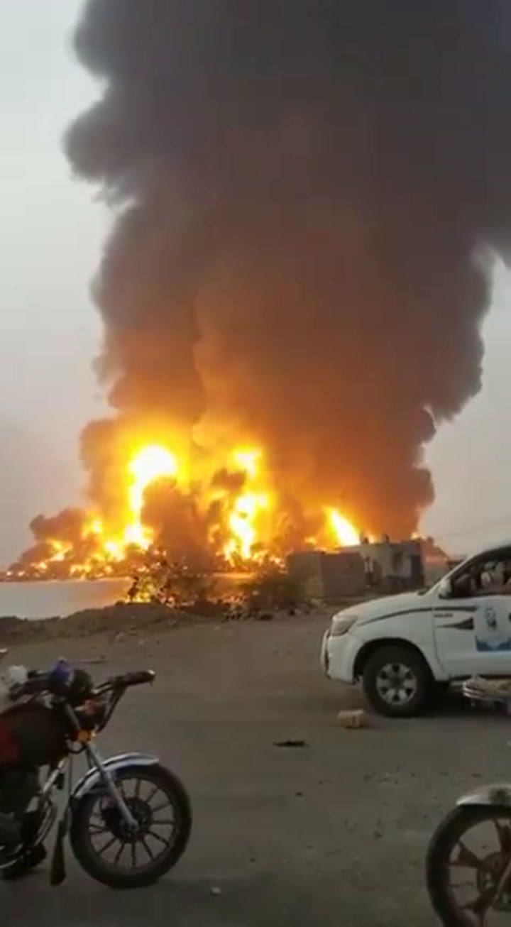 Israel bombardea ciudad portuaria de Yemen tras ataque de los rebeldes hutíes en Tel Aviv