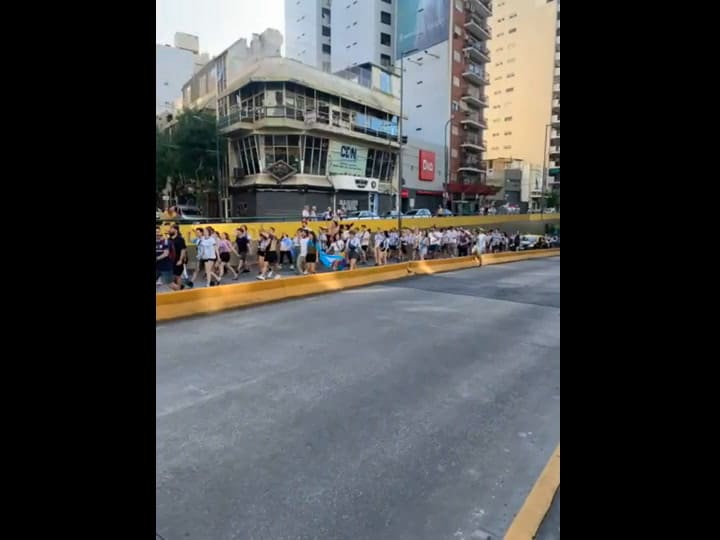 Argentina campeón: los festejos en Viaducto Carranza