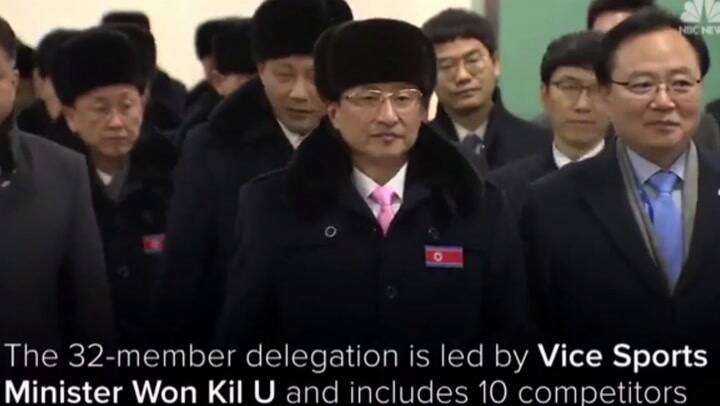 Funcionarios y atletas norcoreanos llegan a Corea del Sur