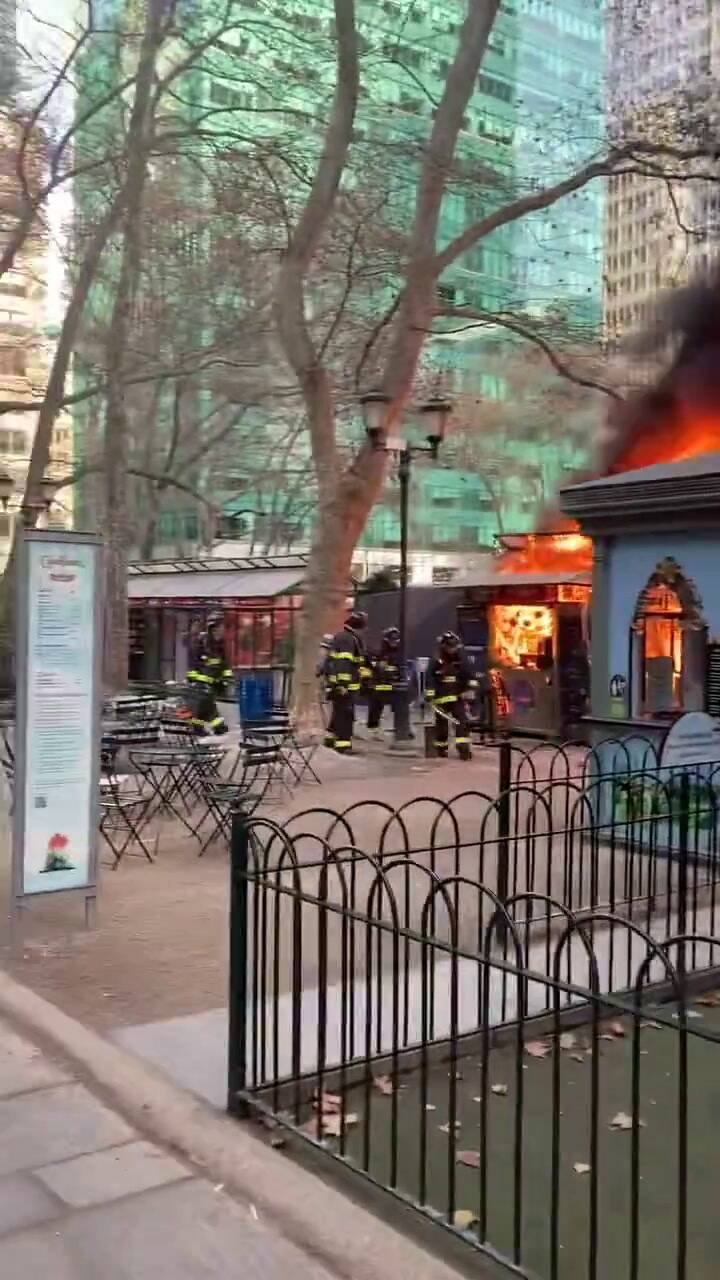 Incendio en el mercado navideño de Bryant Park