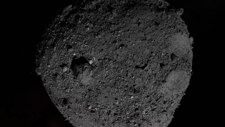 La sorprendente superficie del Asteroide Bennu revelada por una nave espacial de la NASA