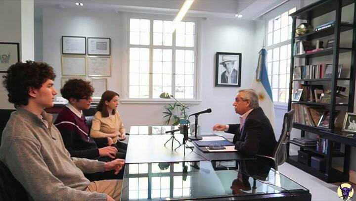 Alberto Fernández, sobre la 'destrucción' de su imagen, en una entrevista con alumnos de secundario