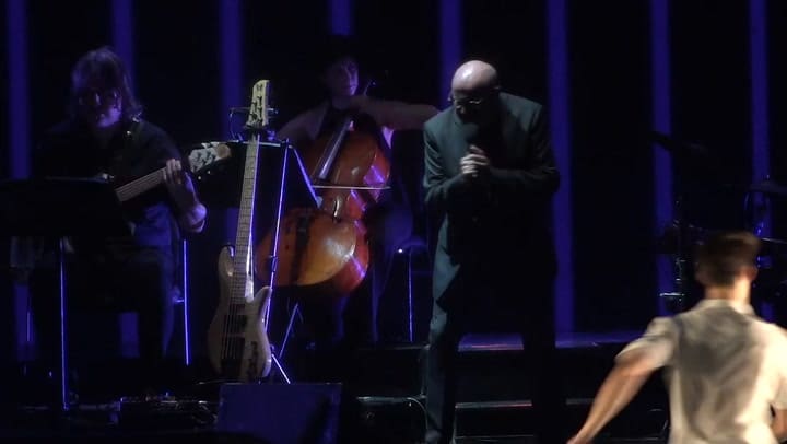 Balada para un loco, Juan Carlos Baglietto cantando en el espectáculo Piazzolla Futuro