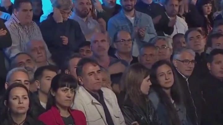 El gesto de Máximo Kirchner durante el discurso de Axel Kicillof