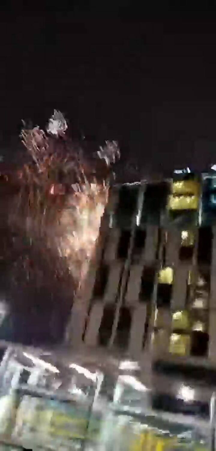 Hinchas del Everton tiraron fuegos artificiales en el hotel del Chelsea