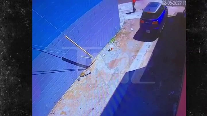 El momento en que Anne Heche casi atropella a un peatón