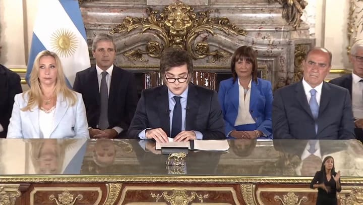 En cadena nacional, Javier Milei anunció que diseñará "un plan nuclear argentino que contemple la construcción de nuevos reactores".