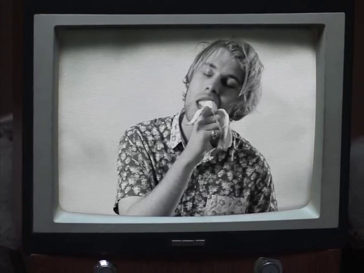 Girl Band | Pears for Lunch - Fuente: Youtube