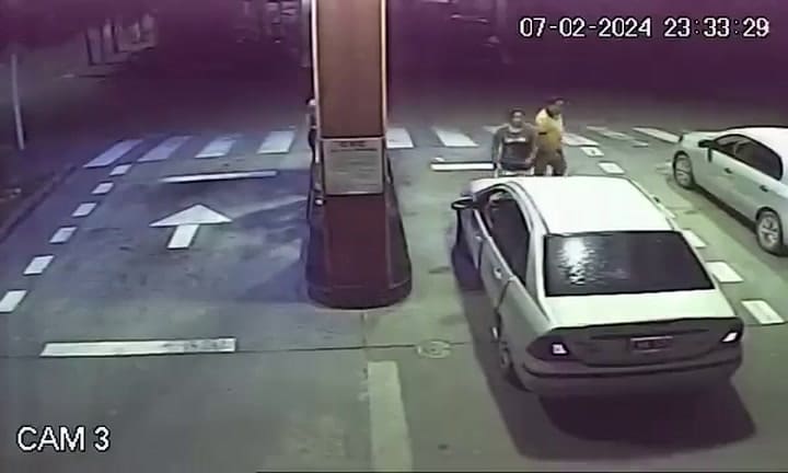 Salta: la violenta explosión de un auto mientras cargaba gas en una estación de GNC