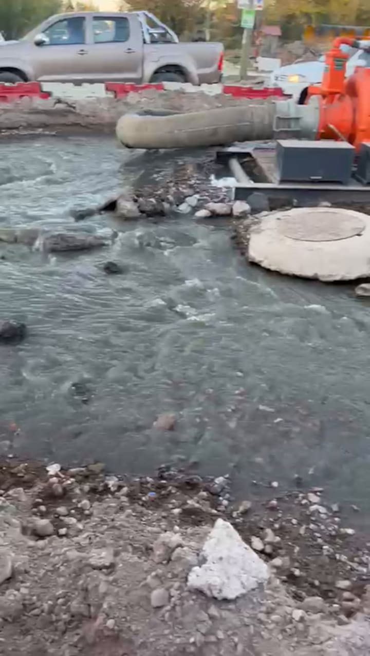 Desbordes cloacales en Los Corralitos, Mendoza