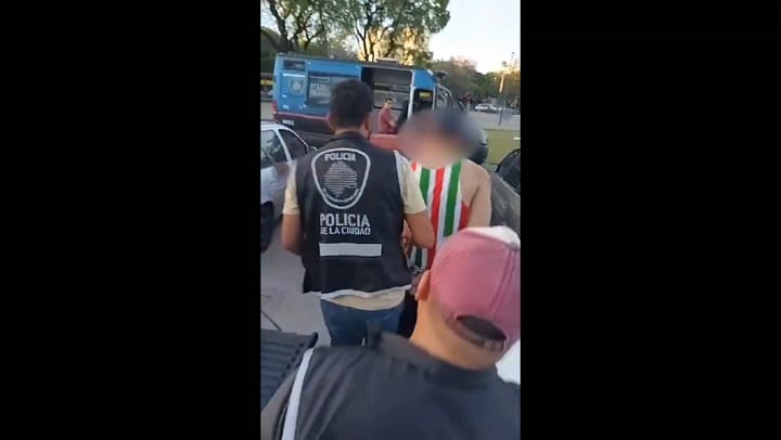 Detienen a un hincha de Vélez antes de entrar a la cancha