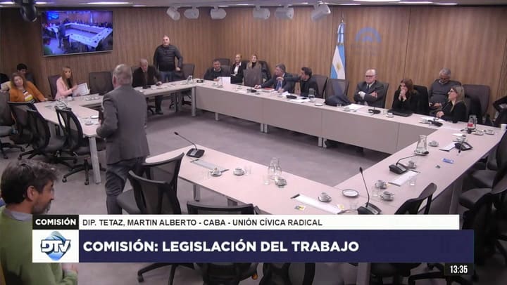 Manrique amenaza al oído