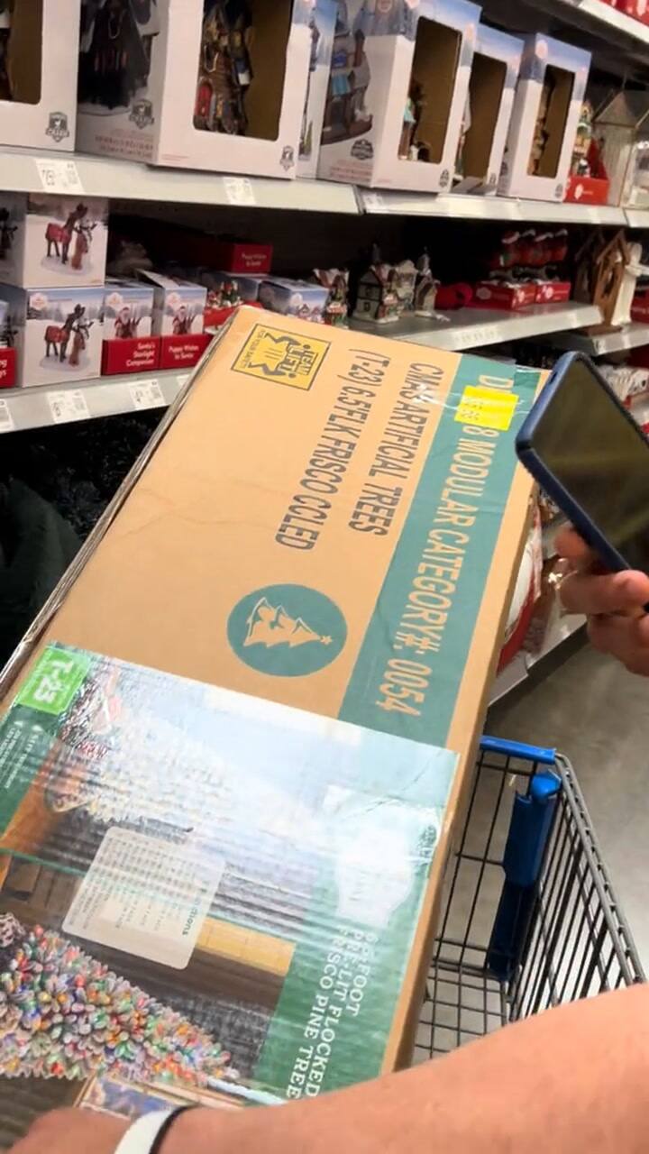 Un migrante cubano en EE.UU. mostró cómo conseguir descuentos en los precios de Walmart