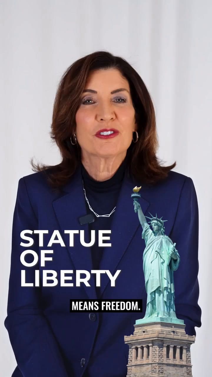 El juego de Kathy Hochul con palabras relacionadas a Nueva York y la política