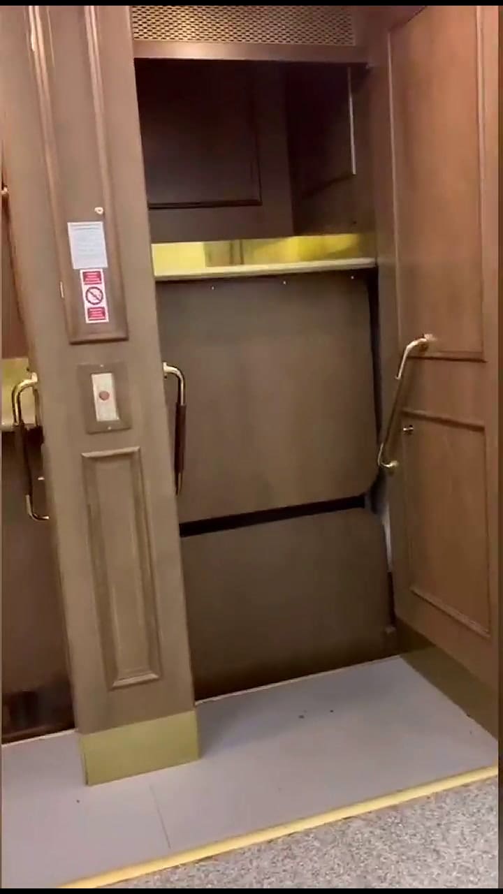 El funcionamiento del ascensor llamó la atención de los usuarios