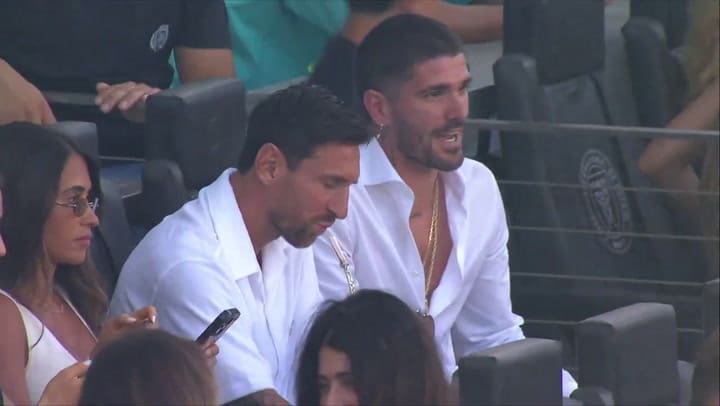 De Paul y Messi en la presentación del mediocampista en el Inter Miami