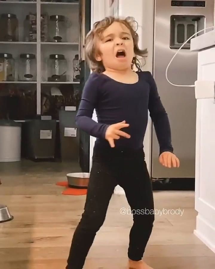 El pequeño Boss Baby Brody bailando Bohemian Rhapsody de Queen - Fuente: Instagram