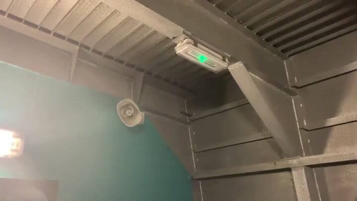 Un anuncio ordenaba a los bahameños sin visa estadounidense retirarse del ferry - @BrianEntin