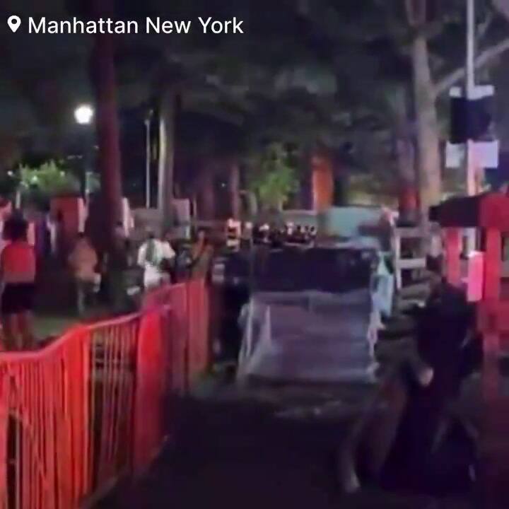Una camioneta arrolla a una multitud en Nueva York en pleno 4 de julio: hay muertos y heridos