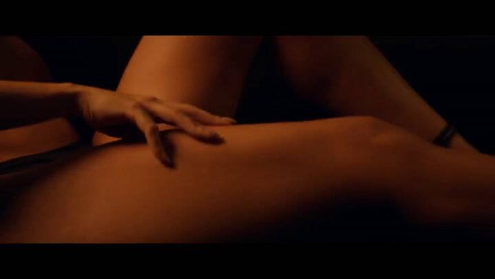 Anitta - J Balvin - 'Downtown' - Fuente: YouTube