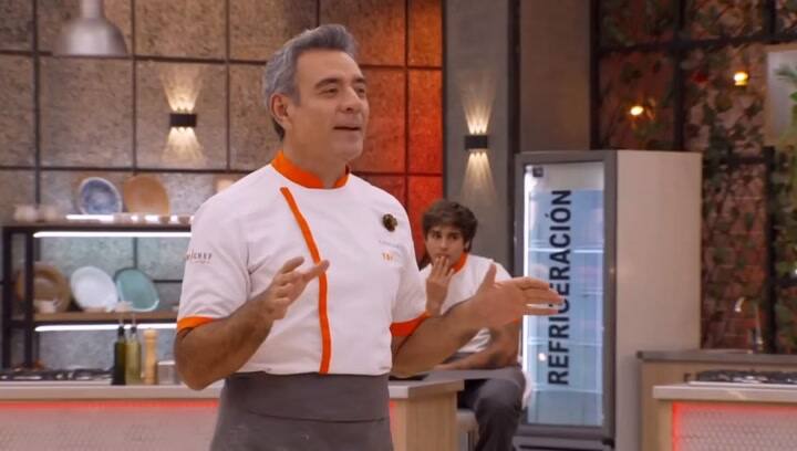 Héctor Sandarti sorprende a los jueces de Top Chef VIP con receta de tamales