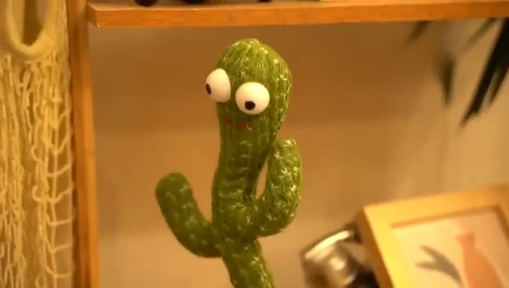 Venden un juguete bailarín para niños que esconde una desagradable sorpresa